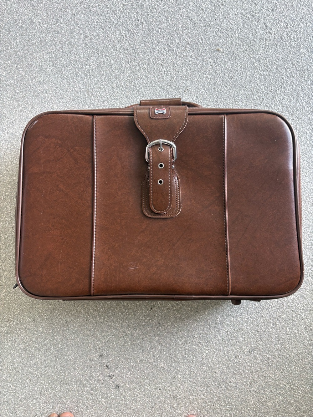 Vintage American Tourister Brown faux Leather travel bag 14”x20